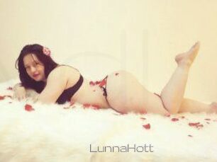 LunnaHott