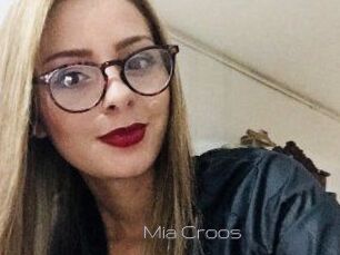 Mia_Croos