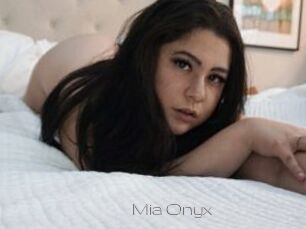 Mia_Onyx