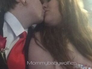 Mommybabywolfies