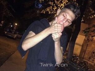 Twink_Aron